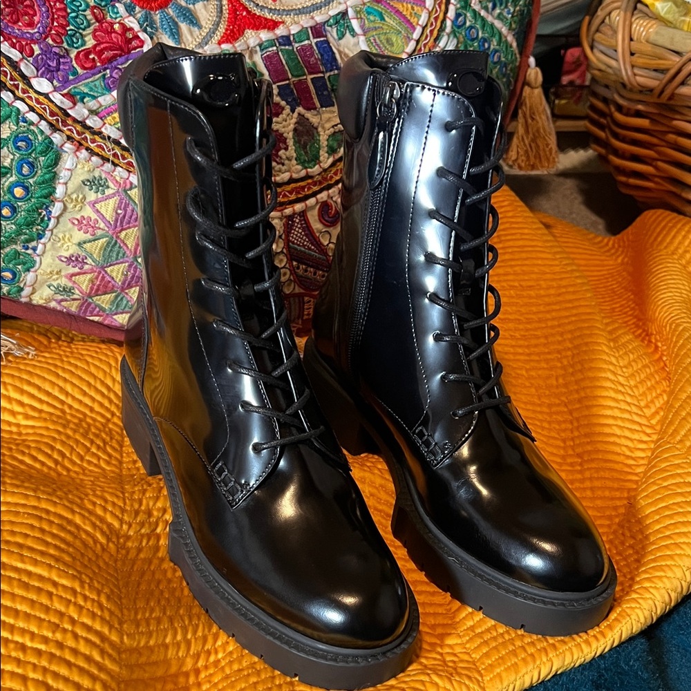 Coach Leighton Black High Shine Leather Ankle Boots Size 10
